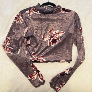 Velvet long sleeve crop!